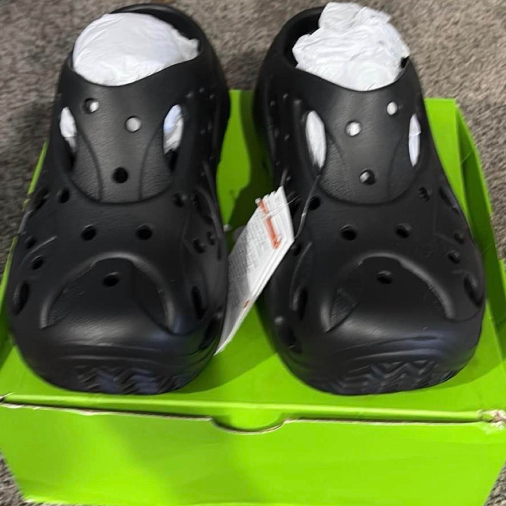 Black Crocs caged clogs size US 9